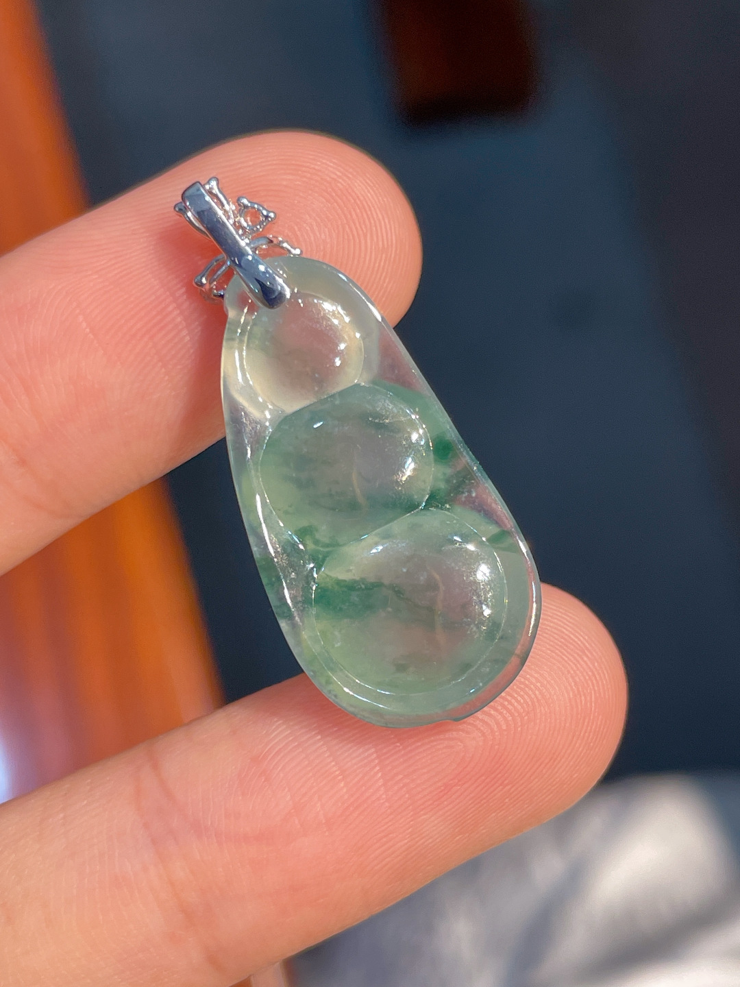️冰绿豆子吊坠，无裂，18k金镶嵌，不议，31.5-13.4-6.3
