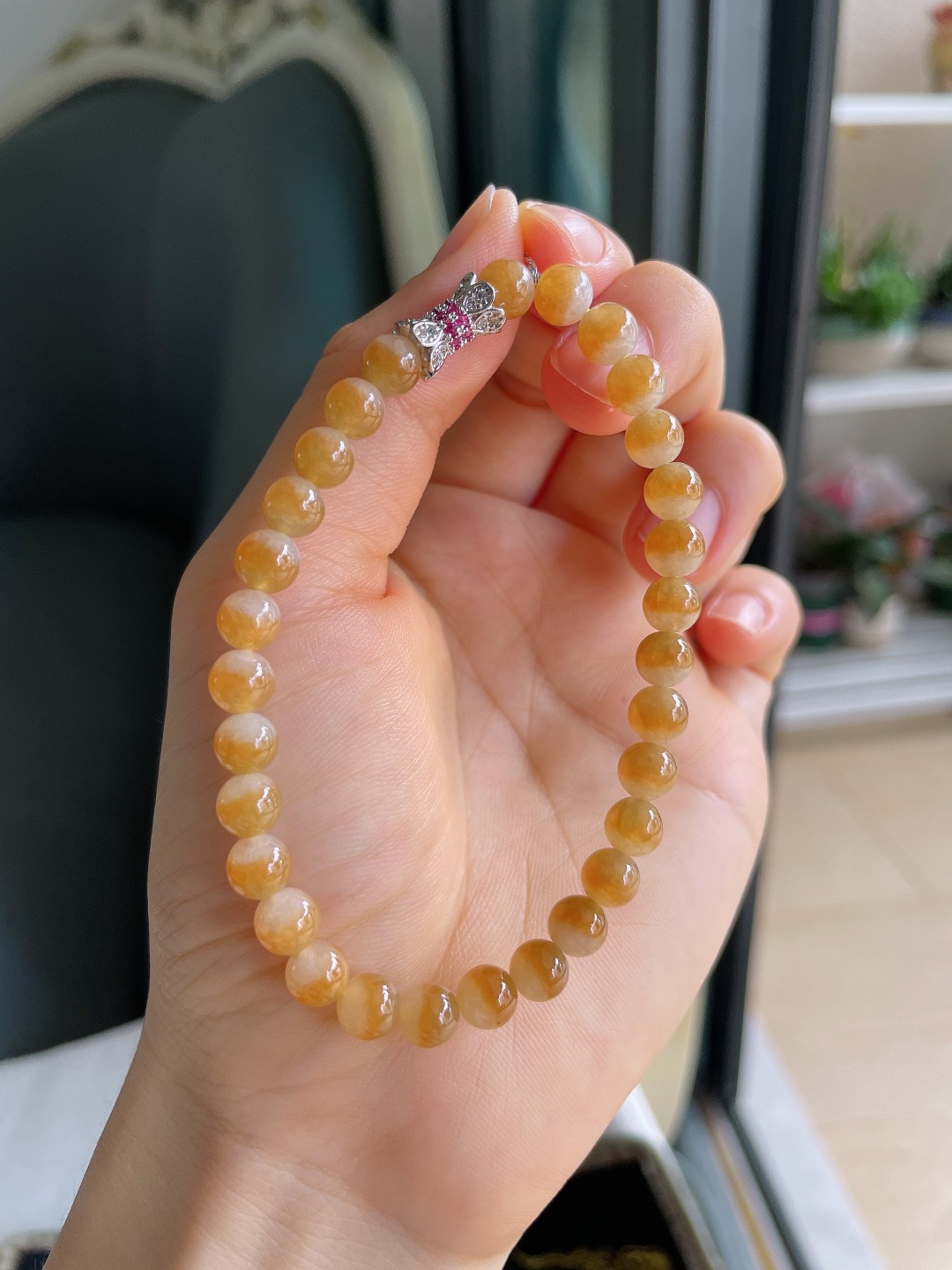 实，缅甸天然翡翠A货，冰黄翡手串，尺寸：6.5mm。【编4526】