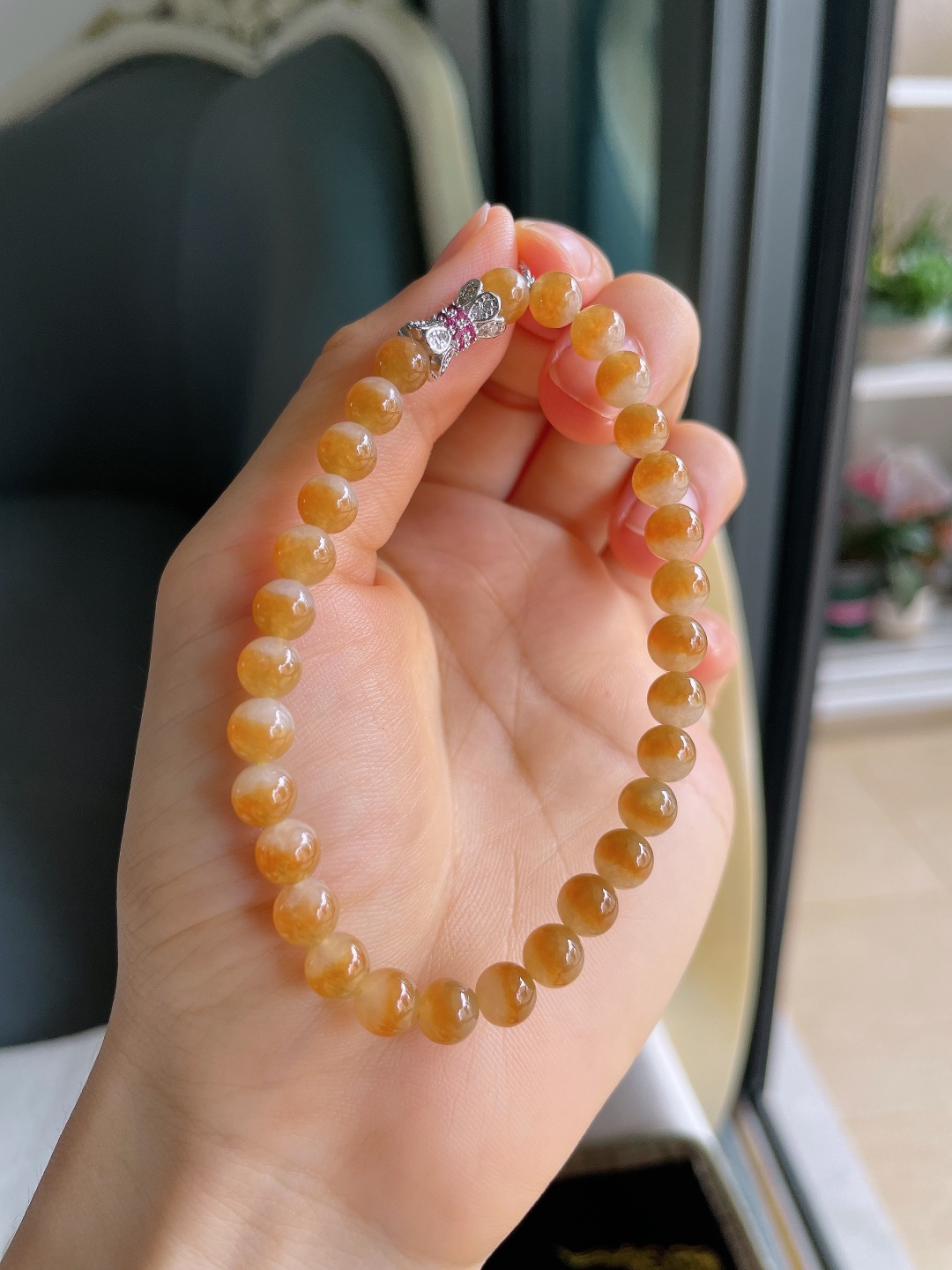 缅甸天然翡翠A货，冰黄翡手串，尺寸：6.4mm。【编4525】