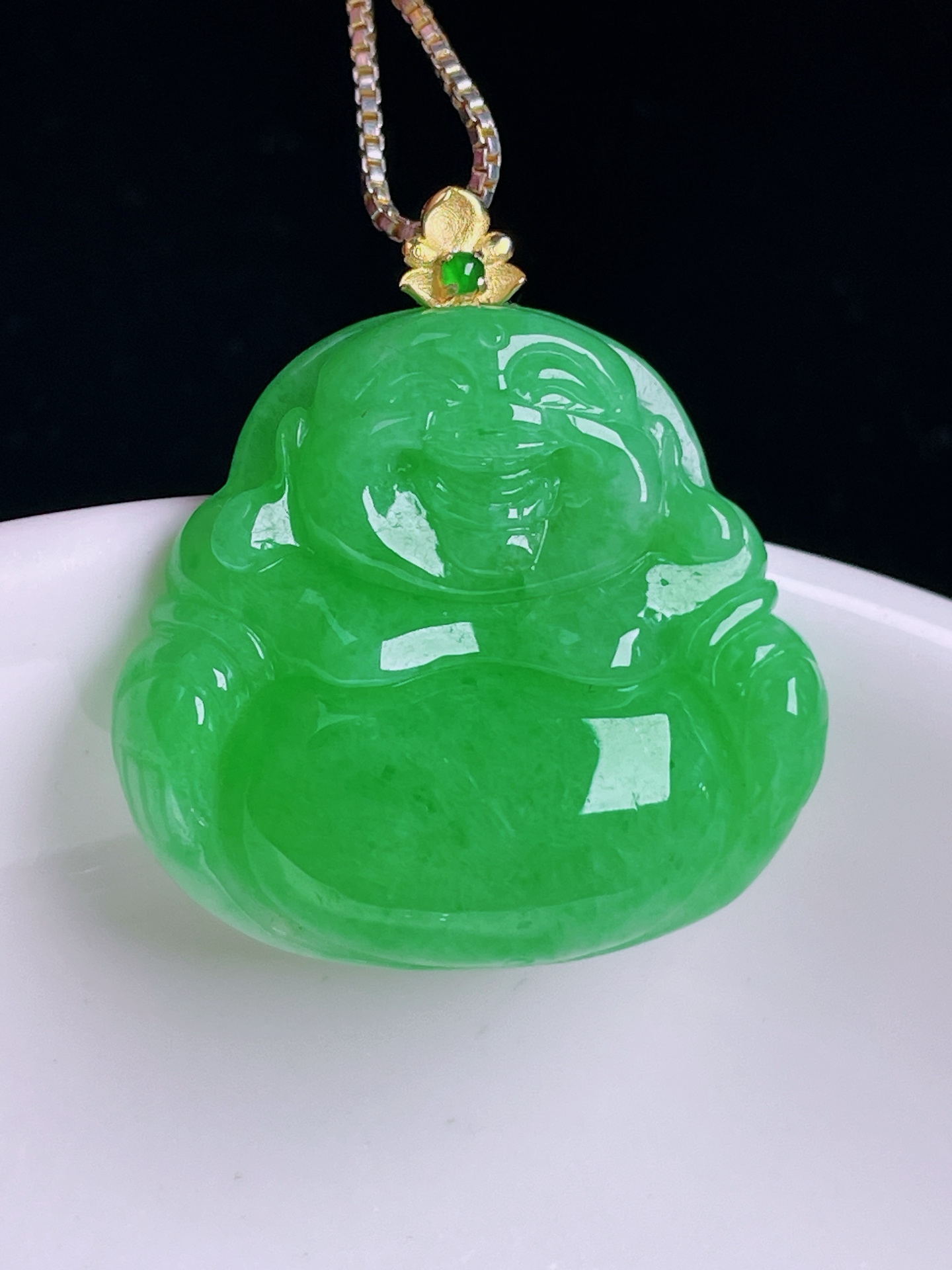 ️阳绿佛公，18k镶嵌，老种起光，细底通透，尺寸：27裸石23/24.6/6mm0819