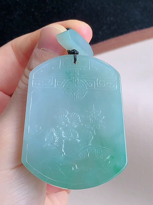 ️ 山水牌，尺寸52.3-40.4-6.1mm，包A附证书