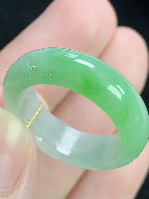 飘绿戒指，无裂，内径尺寸17.8-6.4-3.6mm，16号手寸，D19lsk