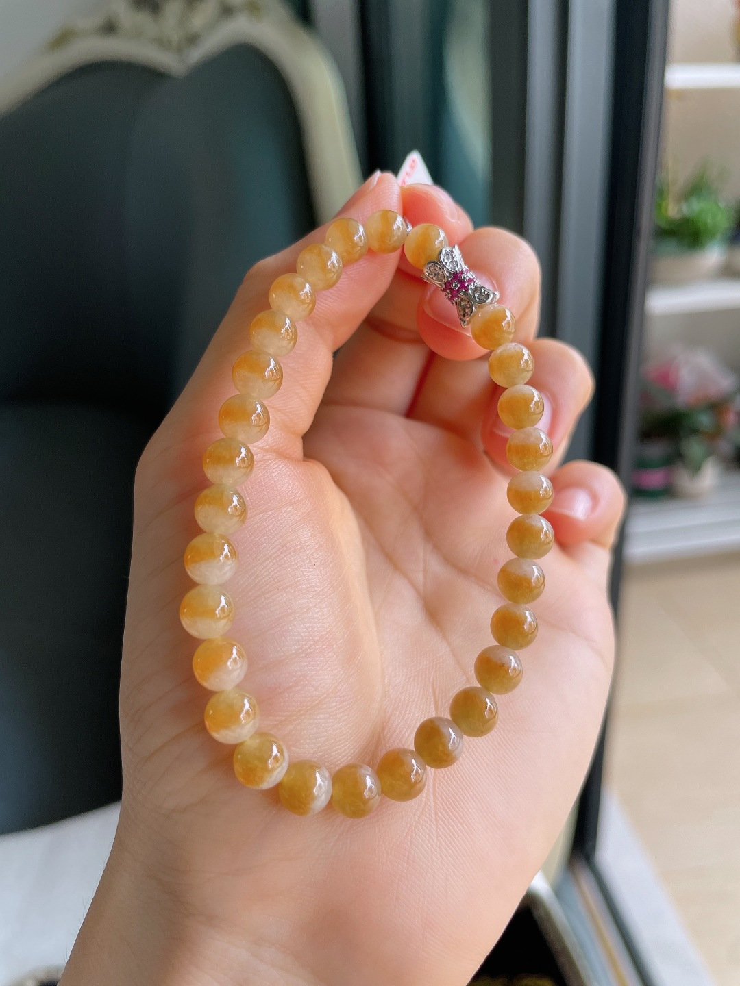 缅甸天然翡翠A货，冰黄翡手串，尺寸：6.4mm。【编4527】