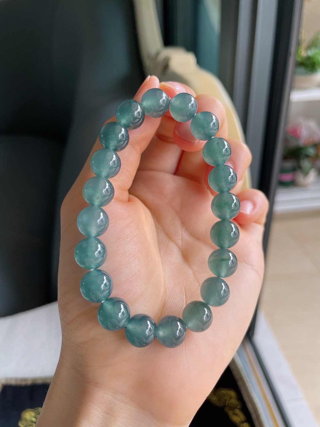 天然翡翠A货，冰蓝水手串，尺寸：9.8mm。【编4530】
