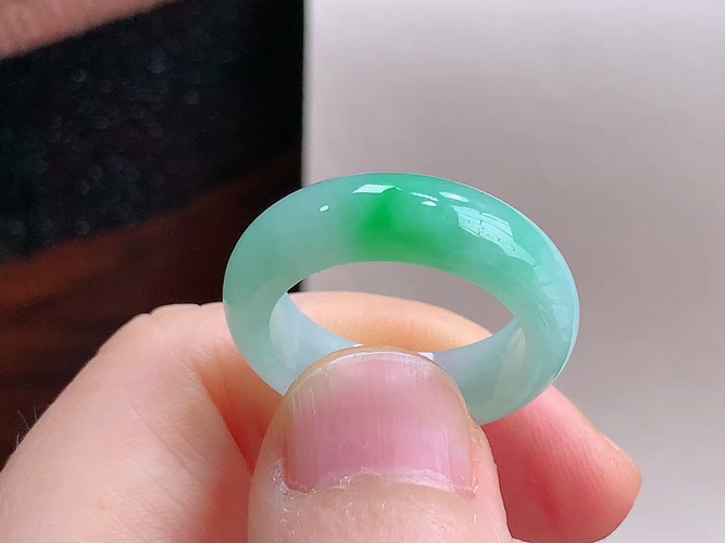 ️ 戒圈，无裂，尺寸17.8-6.6-3.8mm，圈口16，包A附证书6680