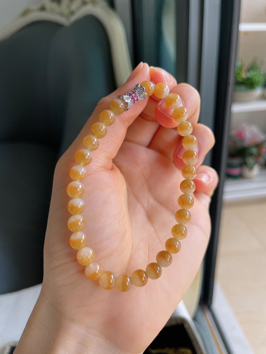 实，缅甸天然翡翠A货，冰黄翡手串，尺寸：6.5mm。【编4526】