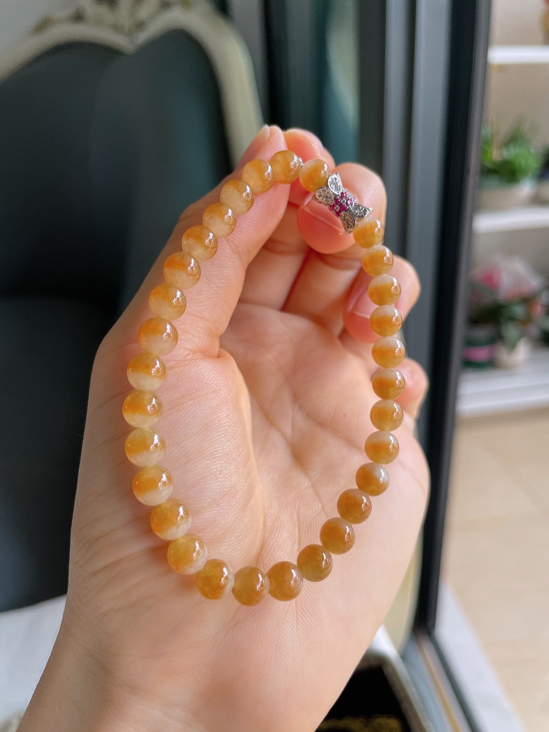 缅甸天然翡翠A货，冰黄翡手串，尺寸：6.4mm。【编4525】