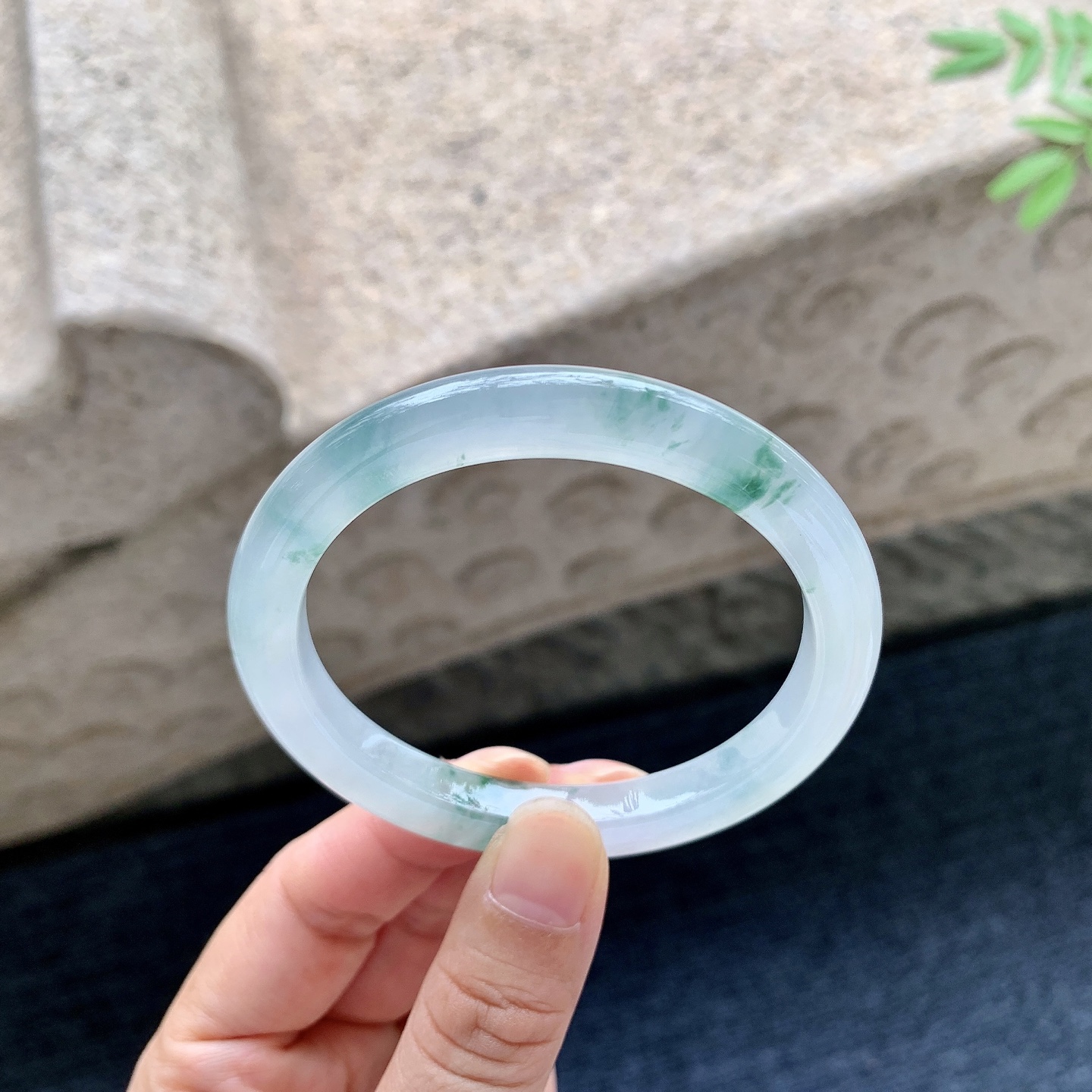 贵妃54 55，圈口55.2/49/7.5/8，编码D6081711，冰飘花，清透，水润，种老，细腻，有纹线