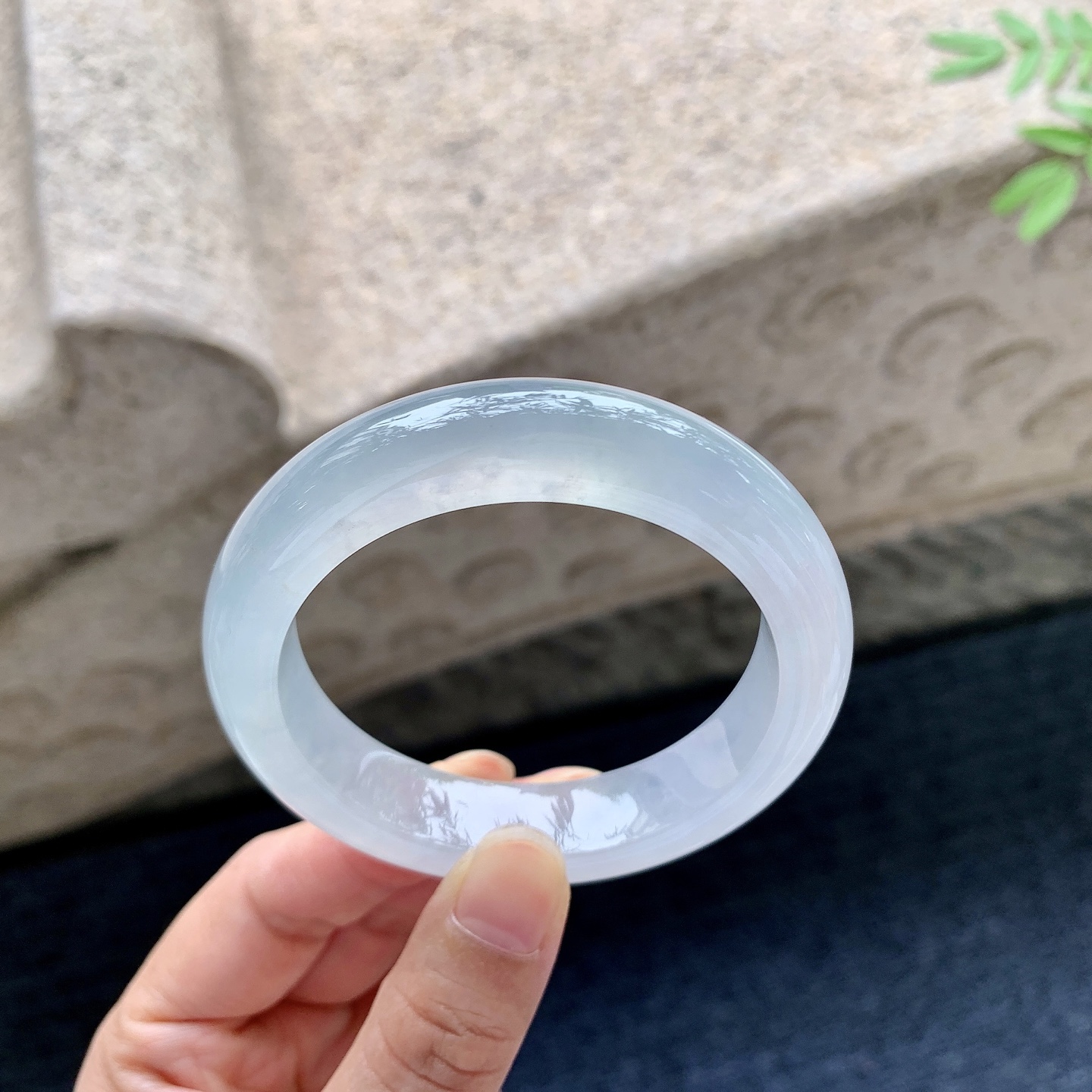 正圈51 52，圈口52.3/12.4/8.8，编码BA081723，冰种，清透，水润，种老，细腻，打灯有棉纹