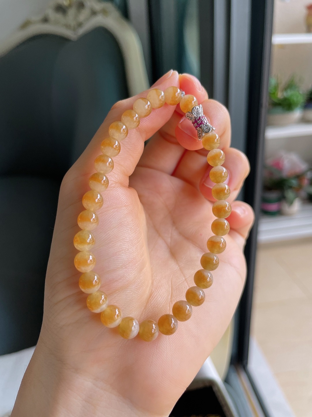 实，缅甸天然翡翠A货，冰黄翡手串，尺寸：6.5mm。【编4526】