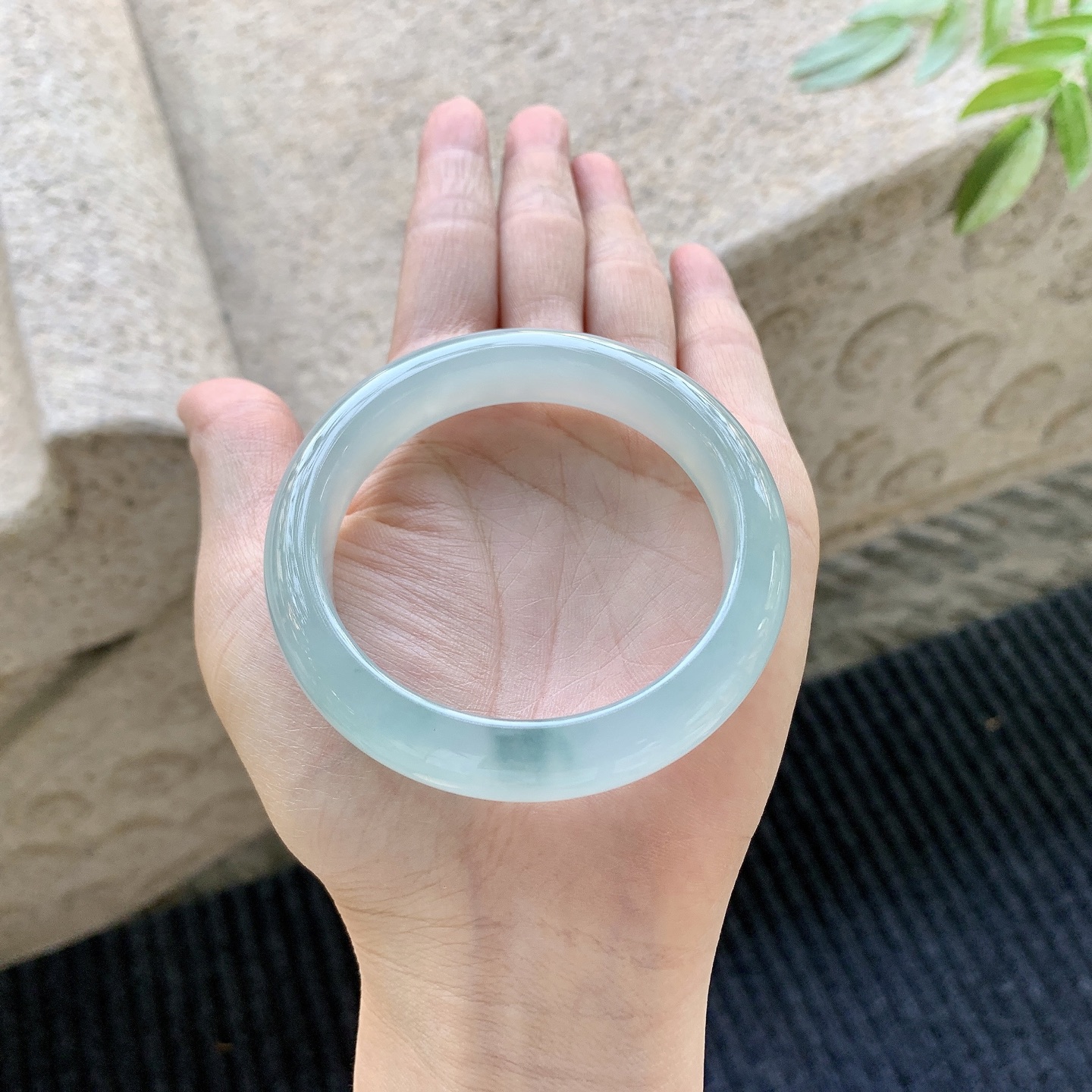 正圈53 54，圈口54/12/8.3，编码FL042055，描述：冰糯晴蓝，水润，种老，细腻，打灯