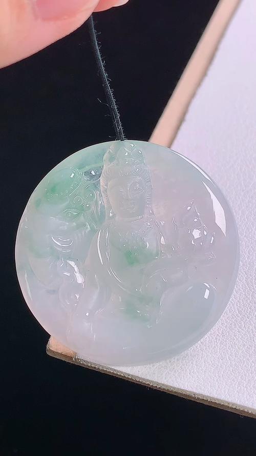冰飘绿普贤菩萨，无裂，尺寸:35.8-4.6mm 15