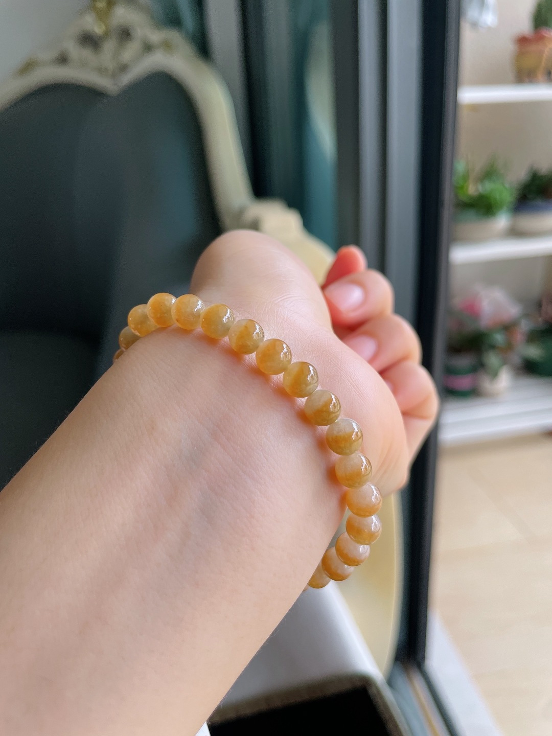 缅甸天然翡翠A货，冰黄翡手串，尺寸：6.4mm。【编4527】