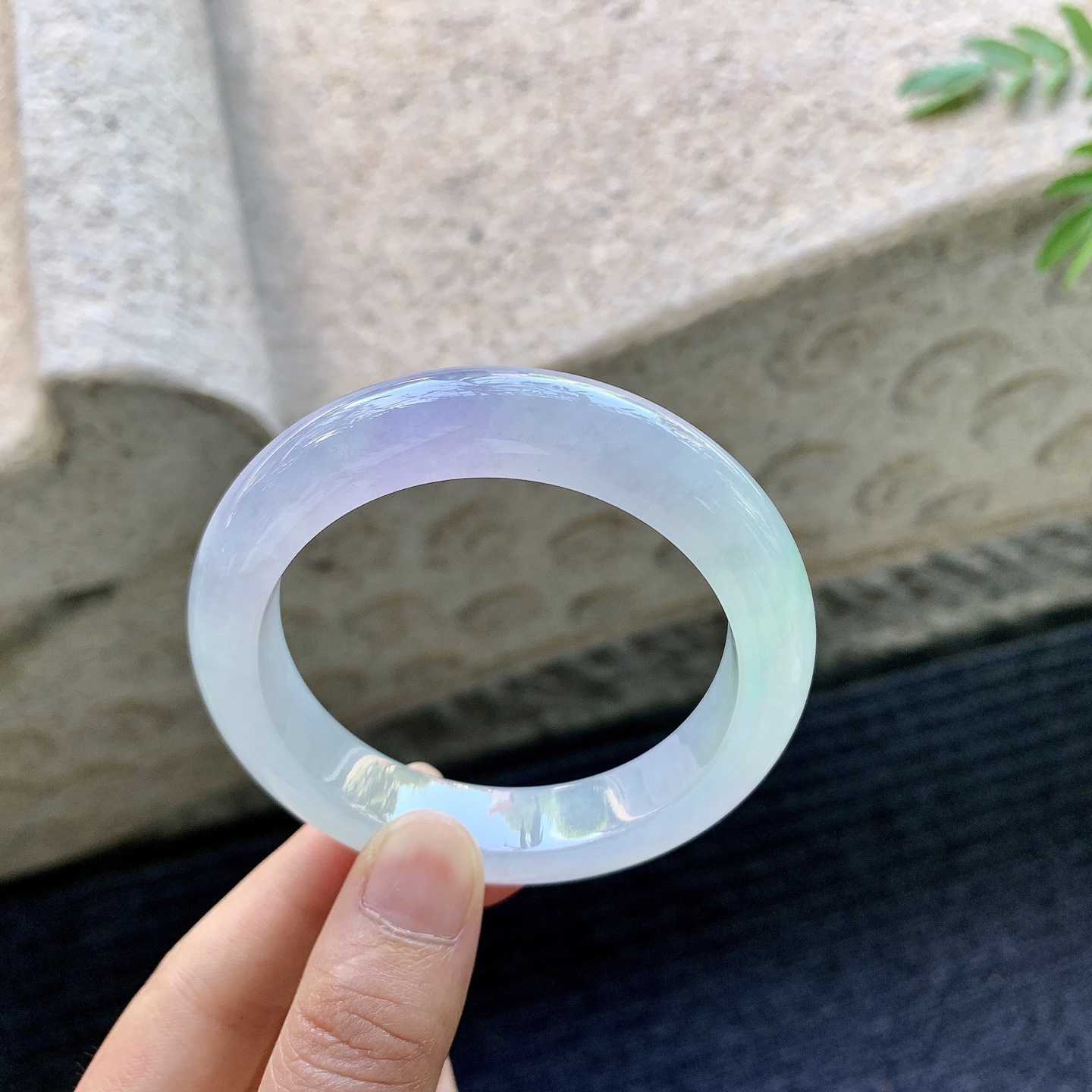 正圈52 53，圈口53.2/12.2/9，编码G7082009，描述冰糯春彩，水润，种老，细腻，打灯有棉线
