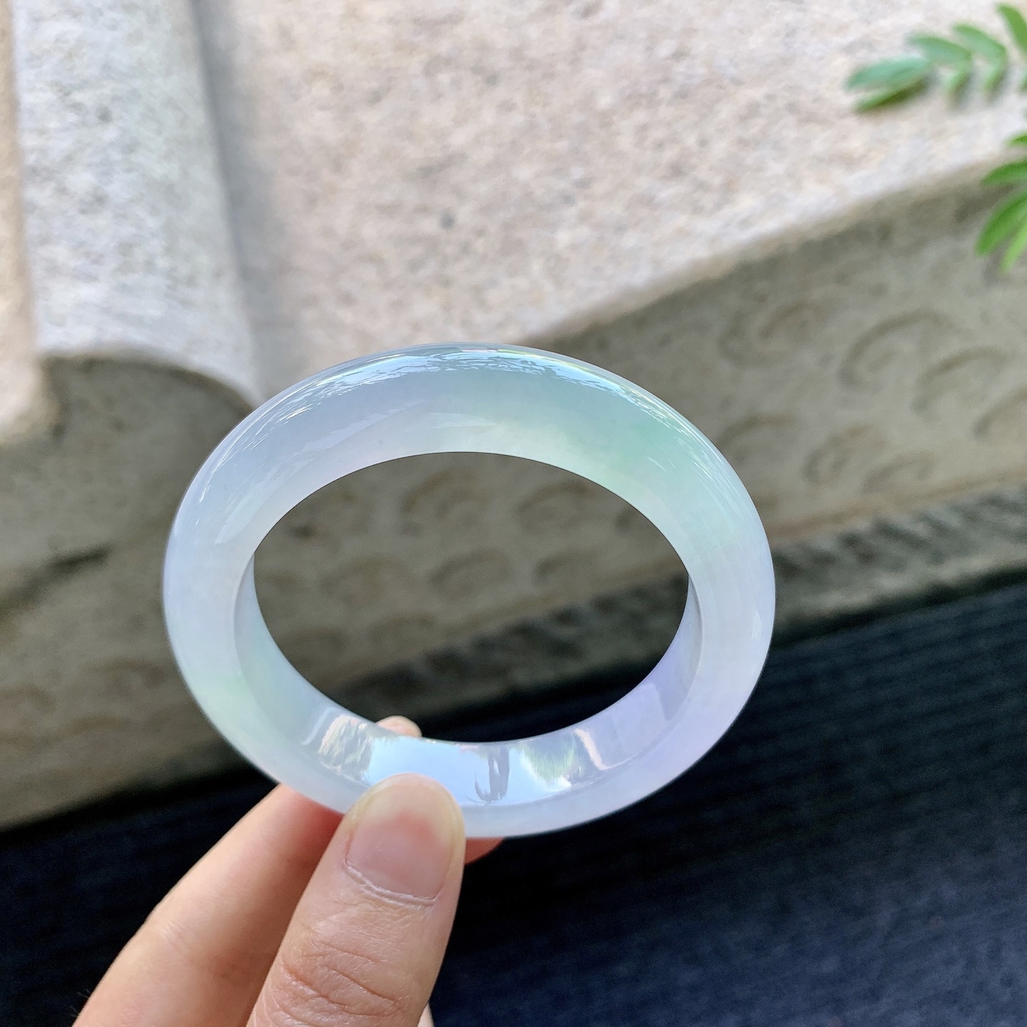 正圈52 53，圈口53.2/12.2/9，编码G7082009，描述冰糯春彩，水润，种老，细腻，打灯有棉线
