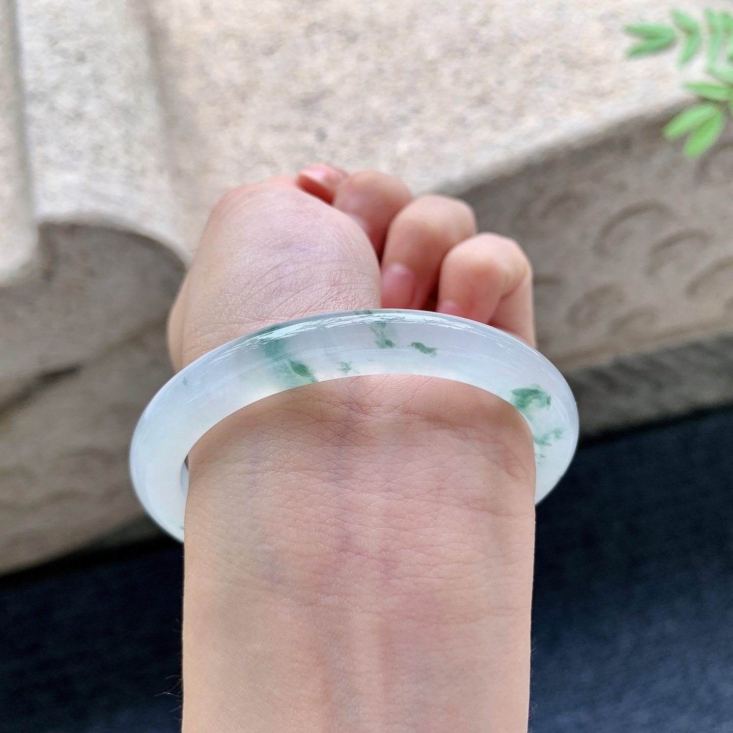 贵妃54 55，圈口55.2/49/7.5/8，编码D6081711，冰飘花，清透，水润，种老，细腻，有纹线