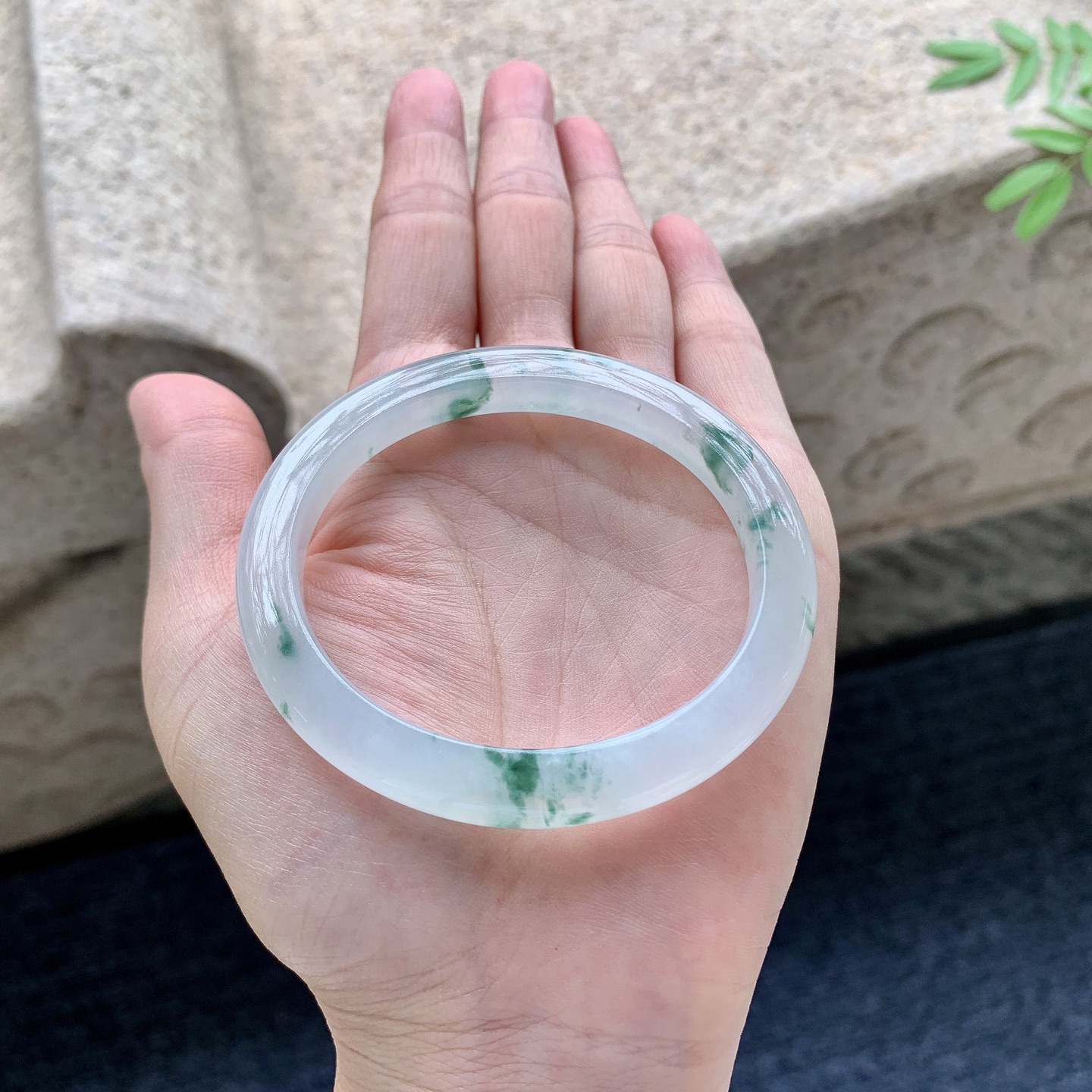 贵妃54 55，圈口55.2/49/7.5/8，编码D6081711，冰飘花，清透，水润，种老，细腻，有纹线