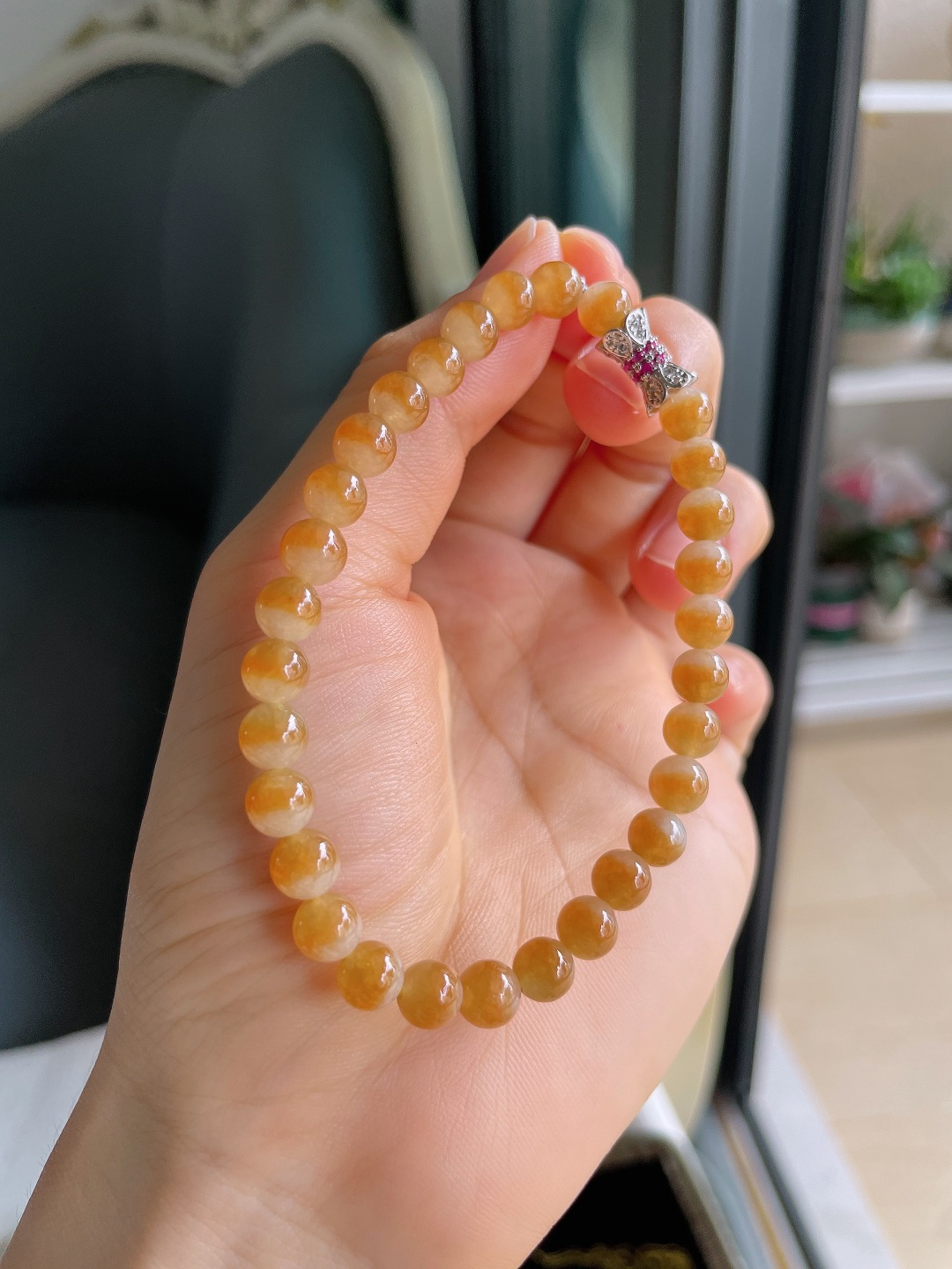 缅甸天然翡翠A货，冰黄翡手串，尺寸：6.4mm。【编4525】