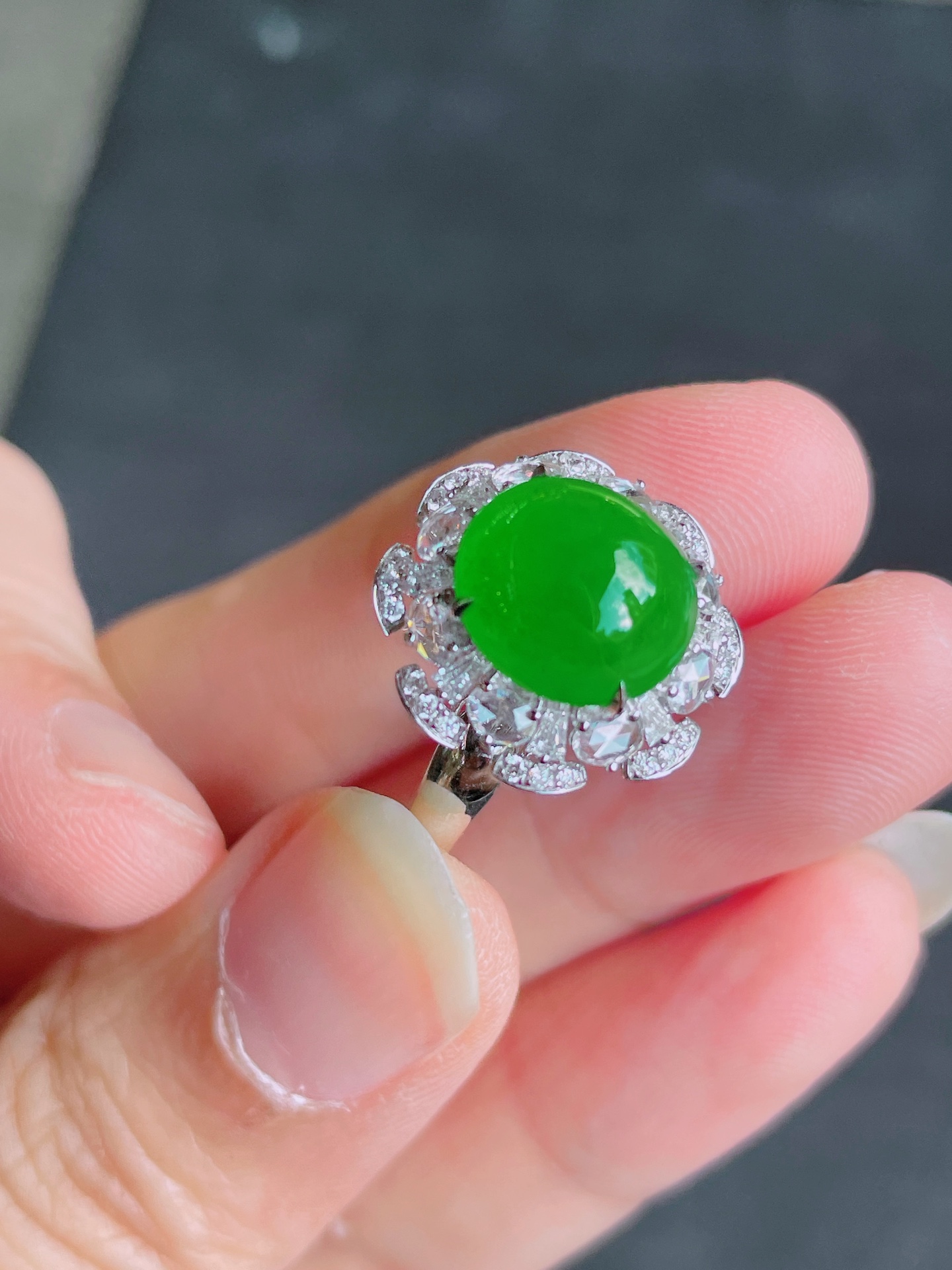 ️高冰绿蛋面戒指 晶莹剔透，新颖时尚，品相，5-10-5