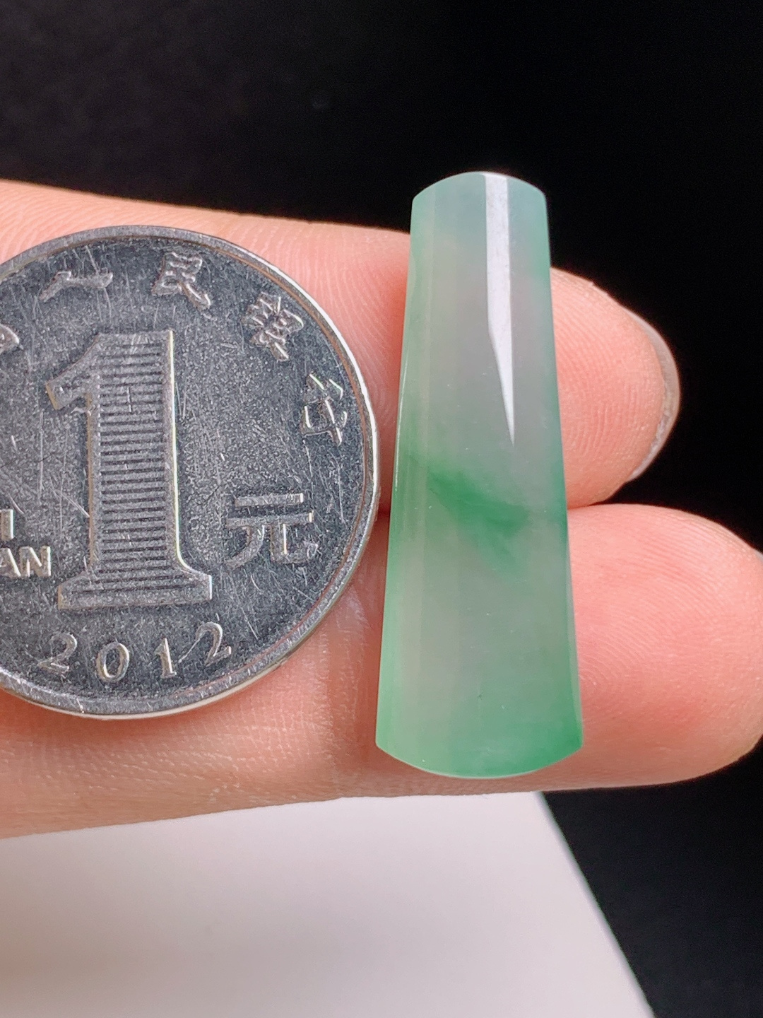 冰种绿方牌裸石，水润通透，飘色灵动，简约大气