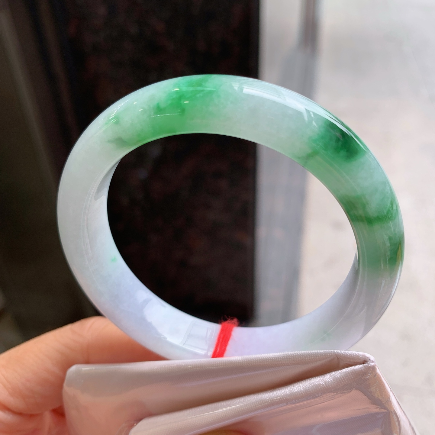 正圈飘绿 微细纹 尺寸：56/11.4/8.1 色清爽