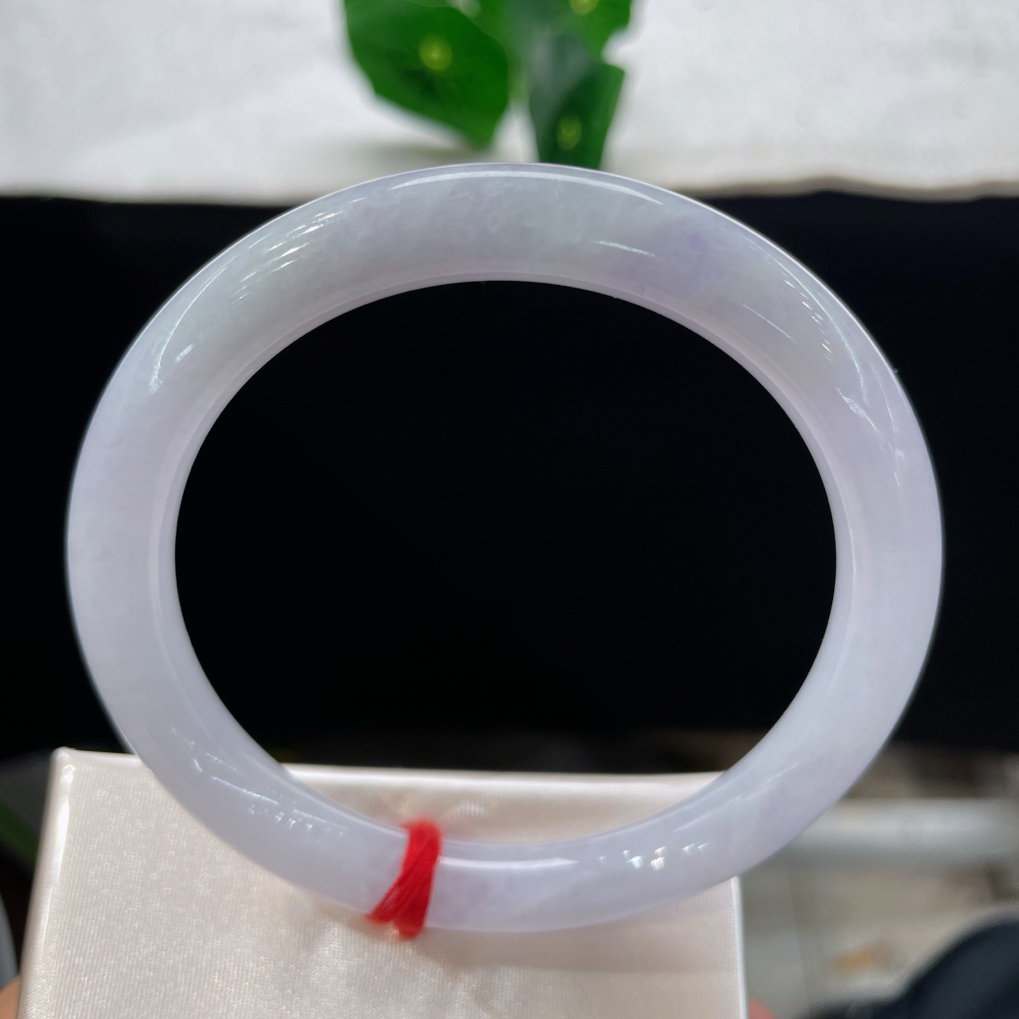 翡翠手镯 圈口60/9.1，冰紫美人镯，淡淡紫罗兰柔光萦绕腕间，清浅温柔，微棉