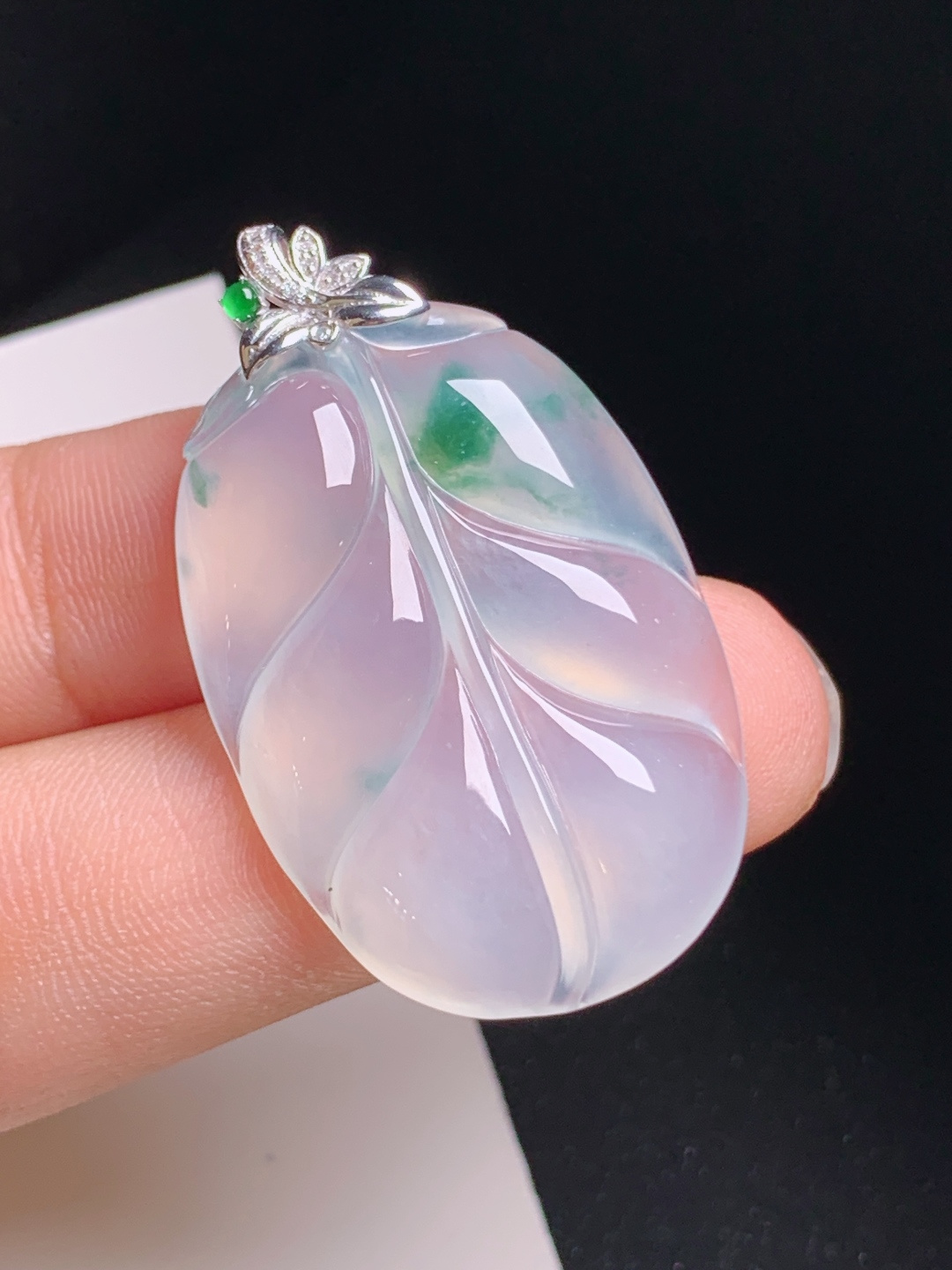 高冰飘花树叶吊坠，清透起胶，叶形舒展，事业兴旺，530819
