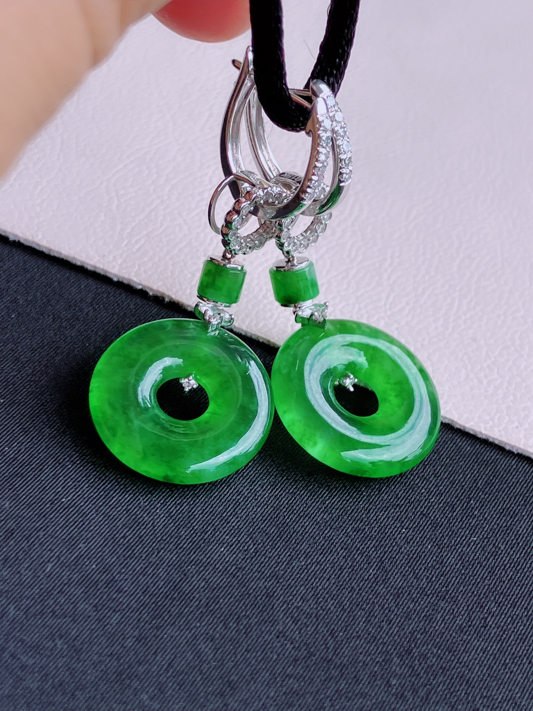 翠绿耳环，简约时尚，尺寸40/15.6/3.3/自然光实拍