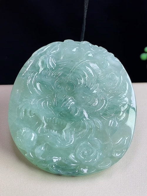 飘花生肖虎牌，无裂，尺寸50.3-46-5.3mm，D20hwa
