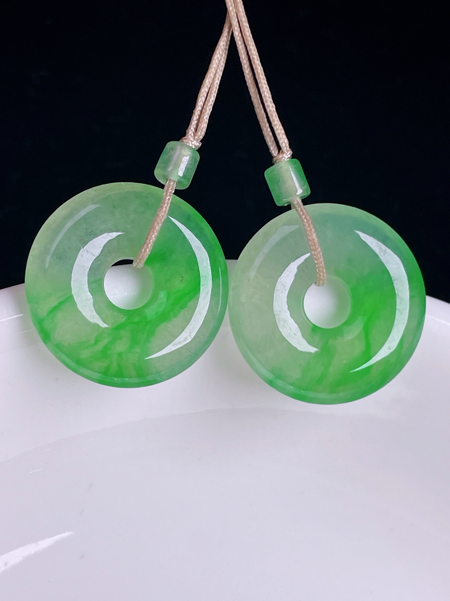 ️冰绿耳坠，老种起光，细底通透，尺寸：15.6/3mm0820