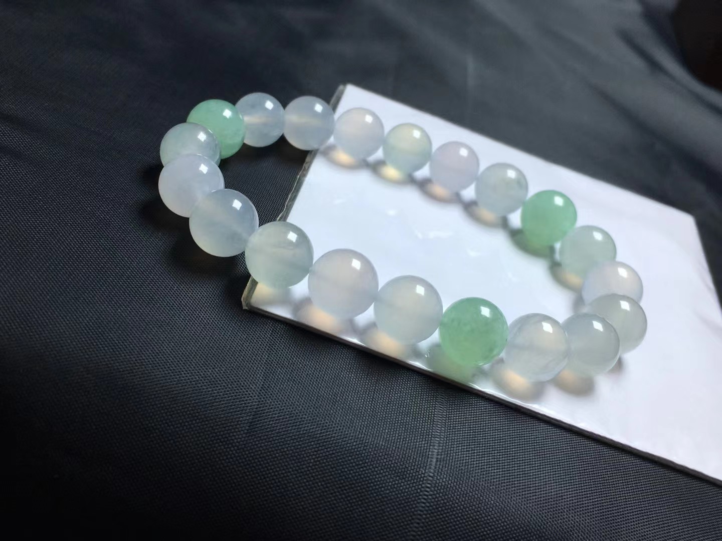 ️ 双色手串，卡9.5～9mm，20颗，种好，干净，通透，玉质细腻，颗颗精选，实物更
