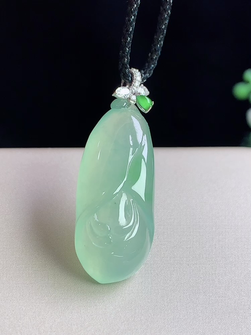 18k金镶冰飘绿玉兰花，无裂，尺寸26.7-11.1-5.9mm，D20hjg