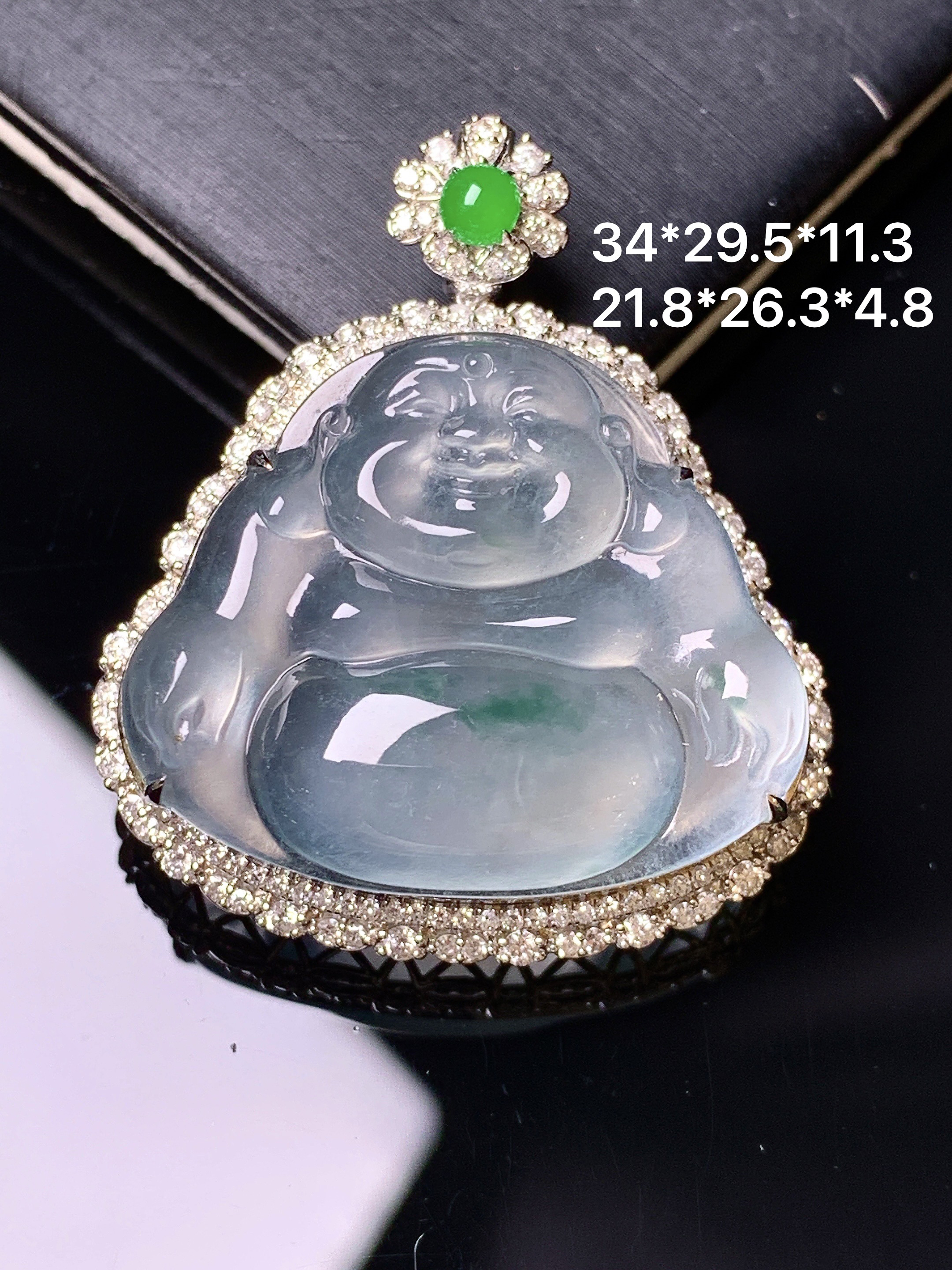 18k金钻镶嵌冰种佛公吊坠 玉质细腻 色泽艳丽清新 水润亮眼 整体尺寸34*29.5*11.3 y5