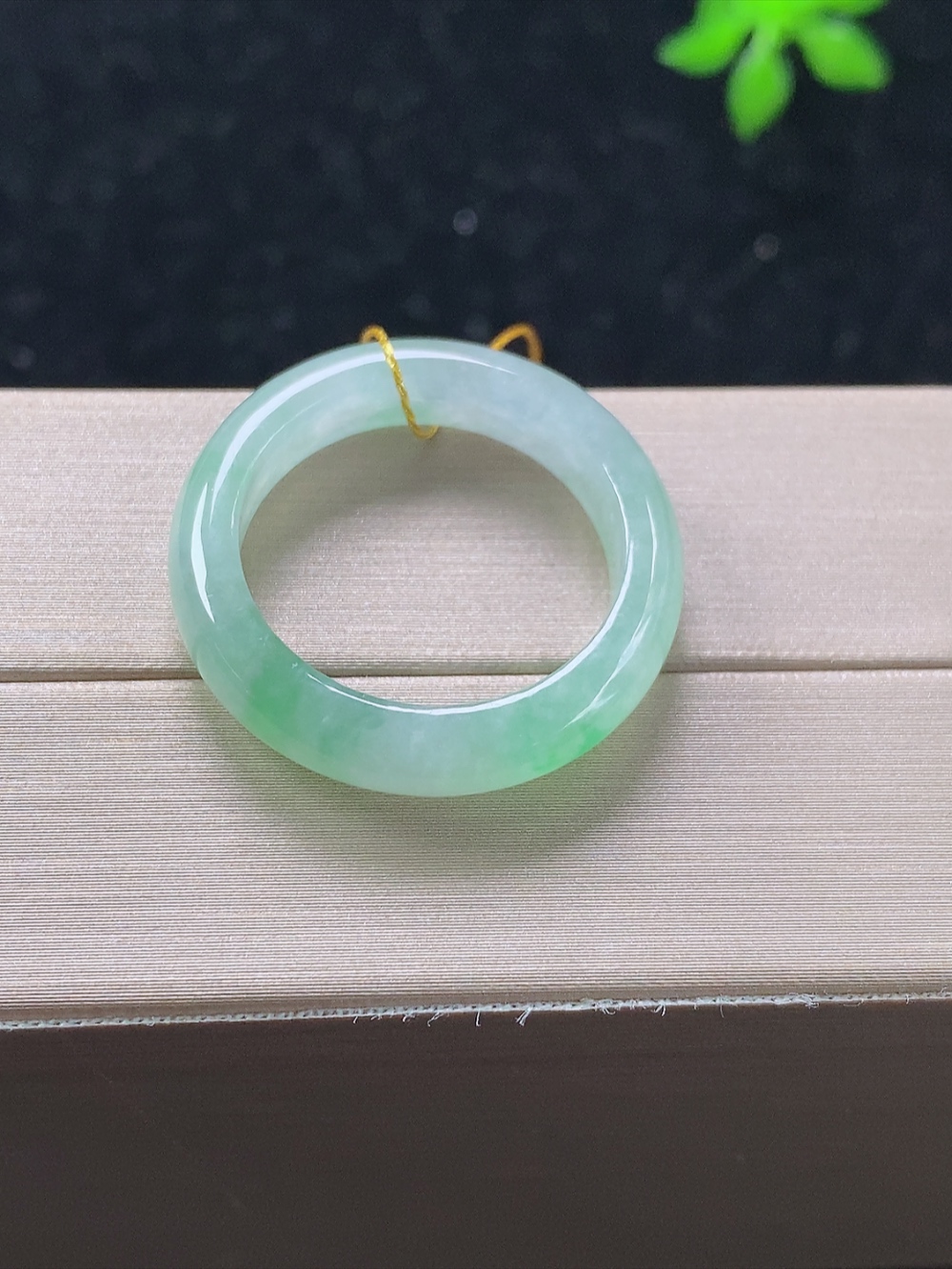 冰飘绿戒指，无裂，内径尺寸18.2-4.8-3.1mm,17号手寸，820lssk