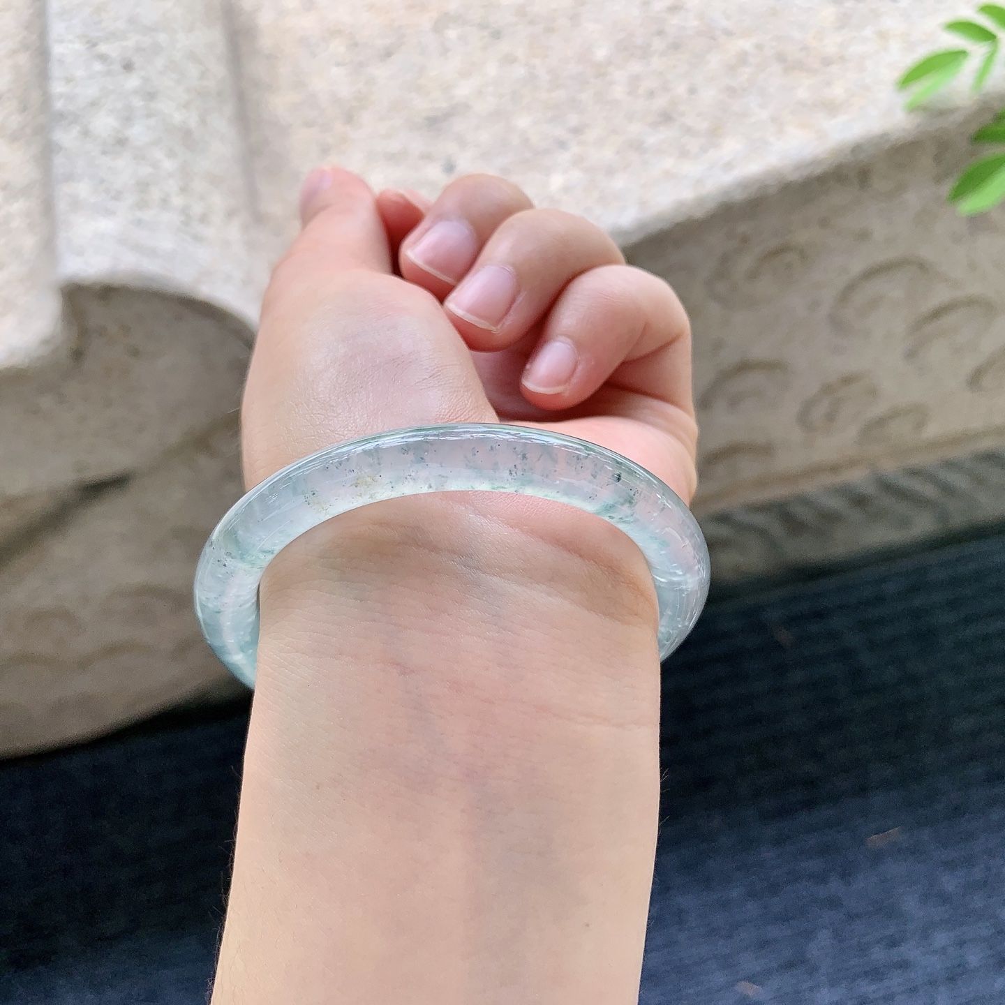 圆条51 52，圈口52.8/7.2/7.8，编码N2082140，冰飘花，清透，水润，种老，细腻，打灯有絮线