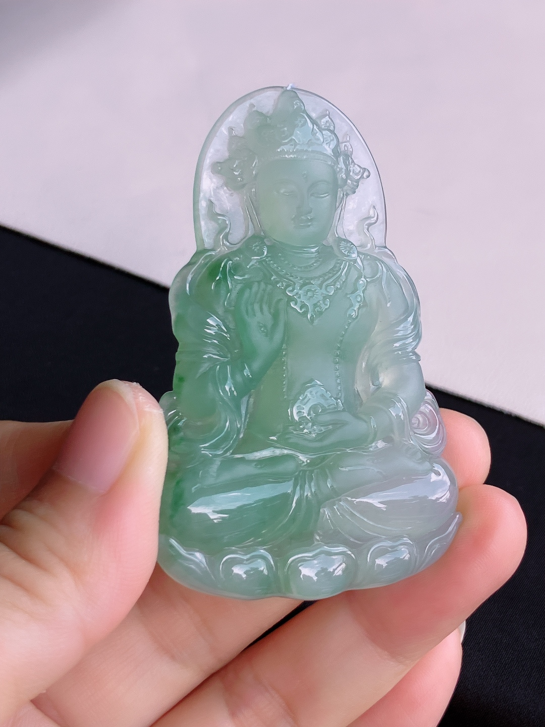 ️底色度母，晶莹剔透，面容慈祥，尺寸68.3/43.6/6.5/自然光实拍