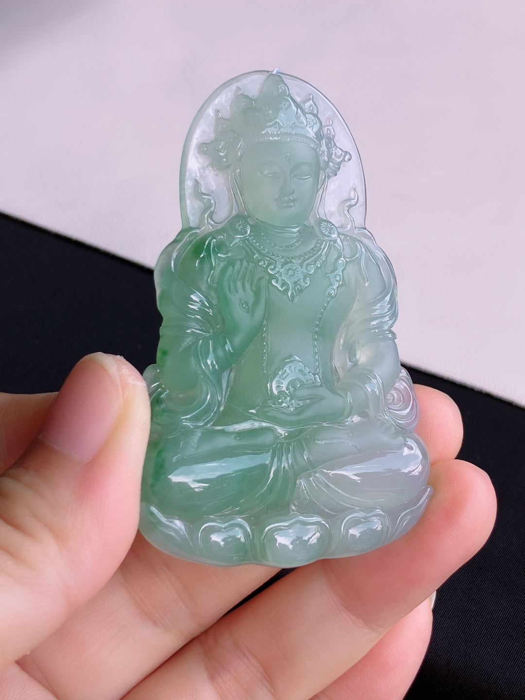 ️底色度母，晶莹剔透，面容慈祥，尺寸68.3/43.6/6.5/自然光实拍
