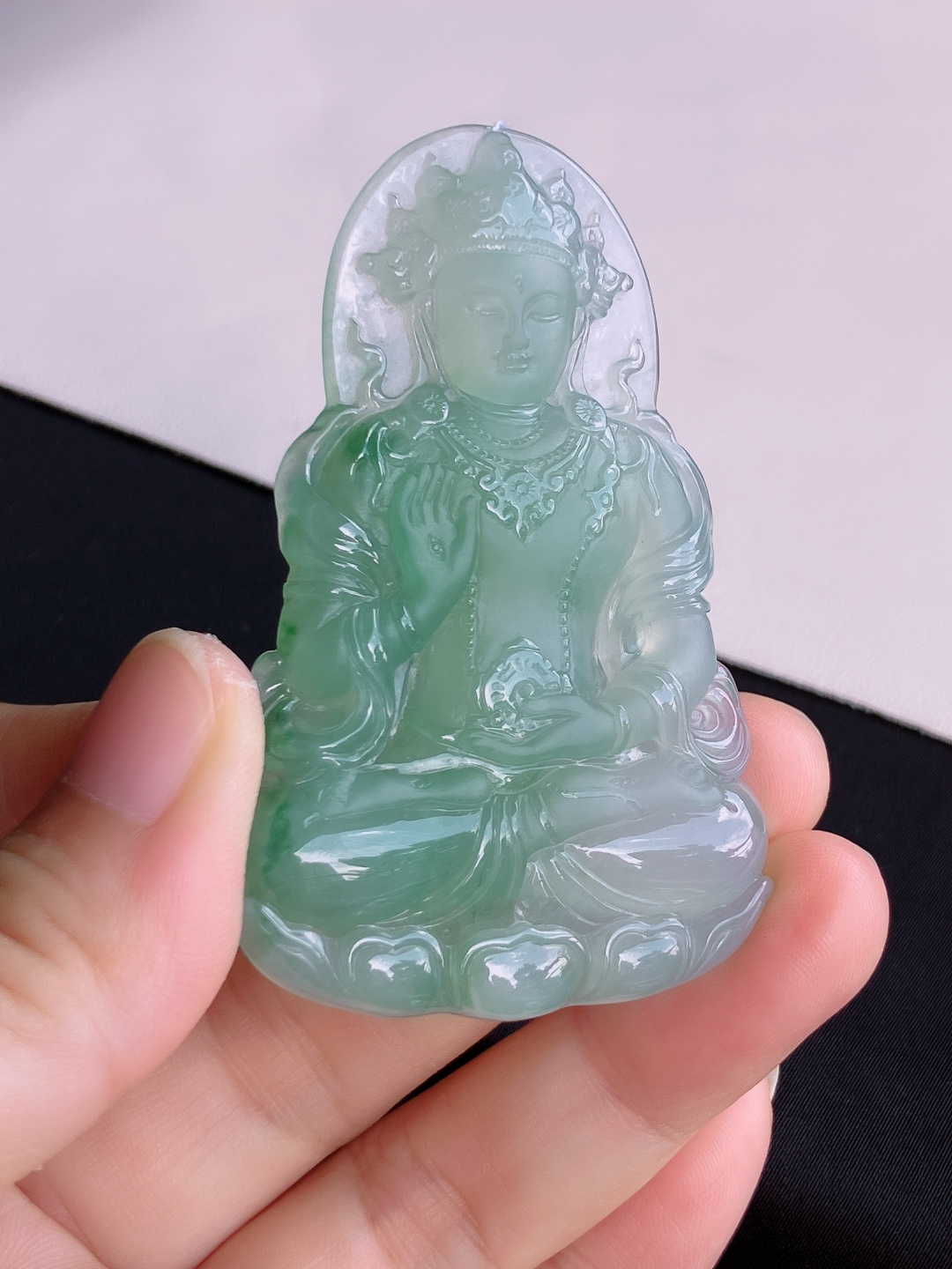 ️底色度母，晶莹剔透，面容慈祥，尺寸68.3/43.6/6.5/自然光实拍