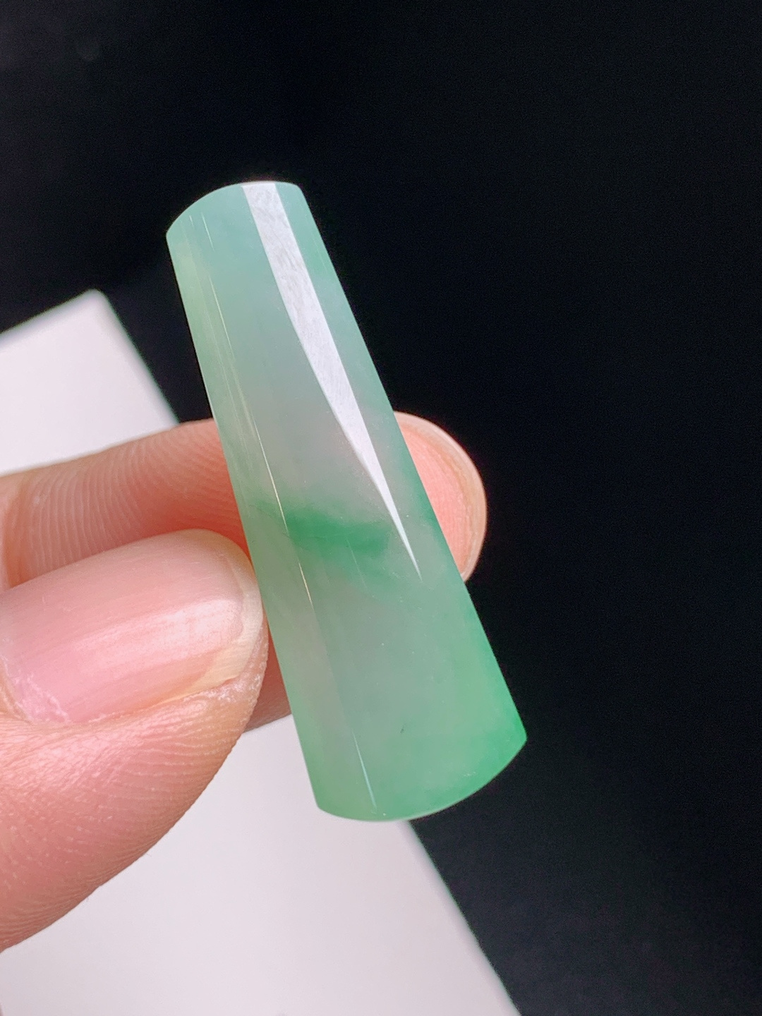冰种绿方牌裸石，水润通透，飘色灵动，简约大气
