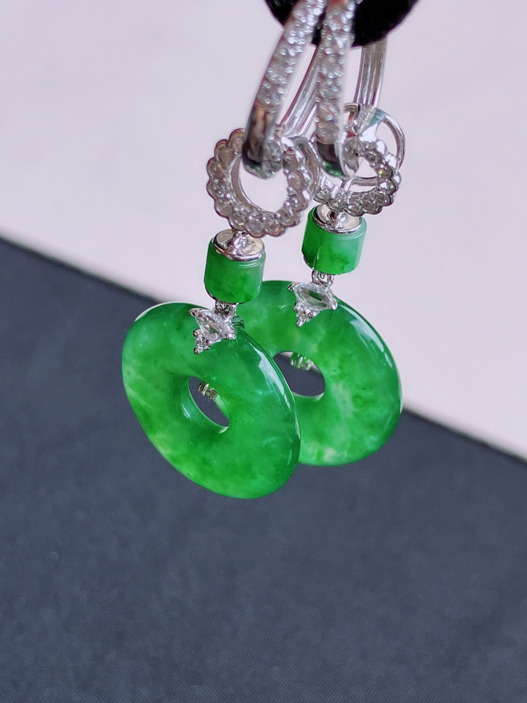 翠绿耳环，简约时尚，尺寸40/15.6/3.3/自然光实拍