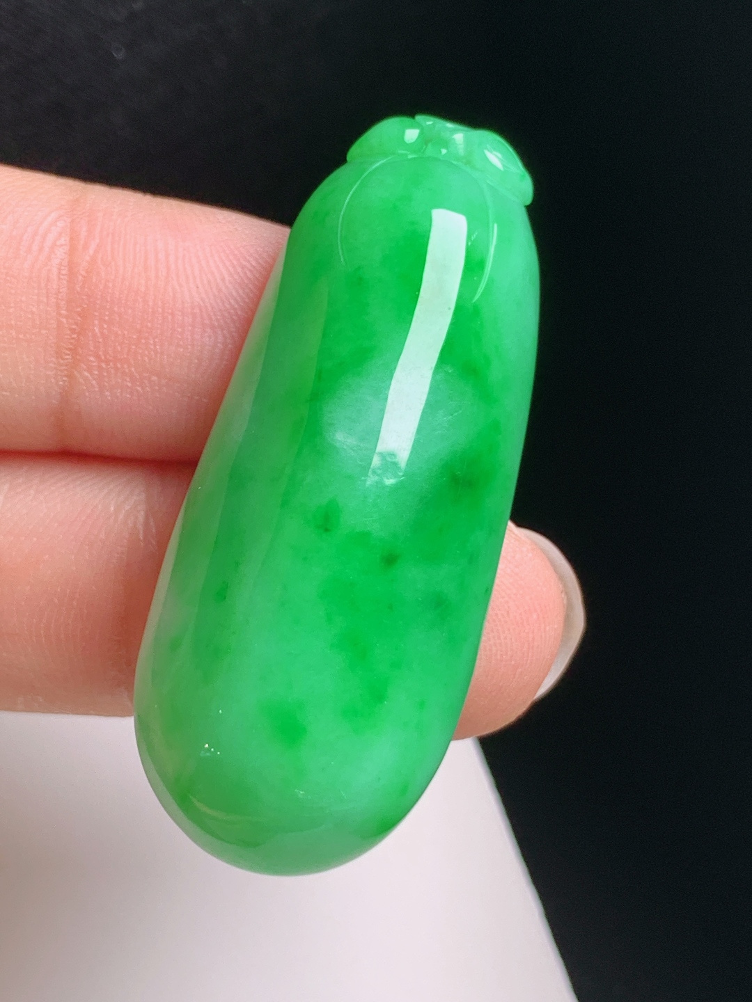 冰辣绿福瓜，翠色浓郁，饱满圆润，多福多寿