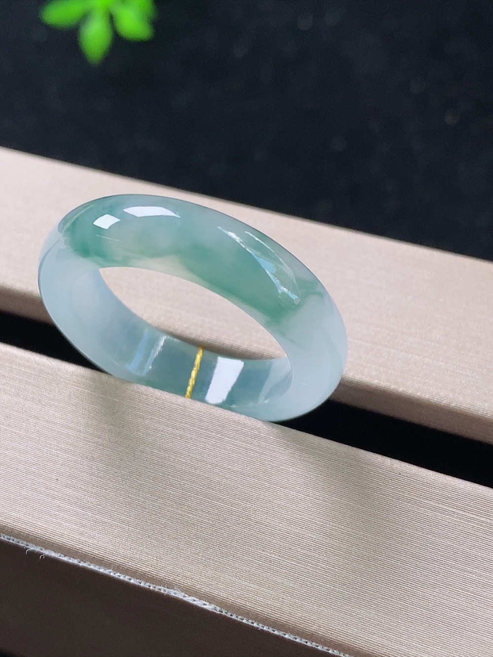 冰飘花戒指，无裂，内径尺寸18.8-5.7-3.6mm,20号手寸，820lssk