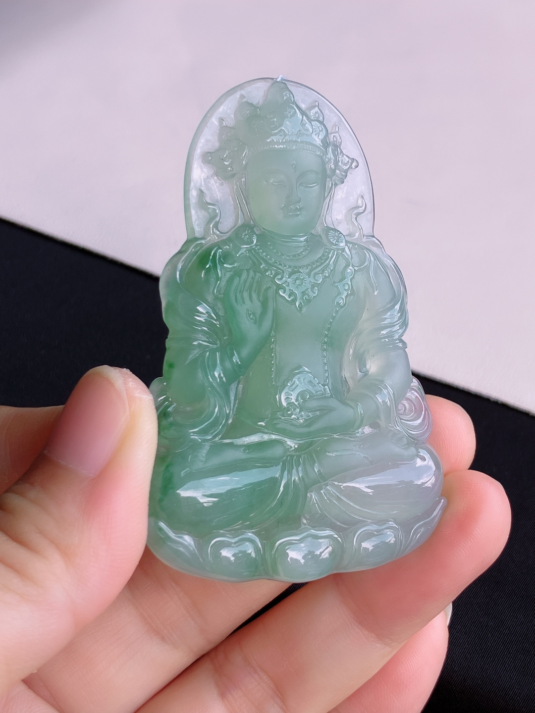 ️底色度母，晶莹剔透，面容慈祥，尺寸68.3/43.6/6.5/自然光实拍