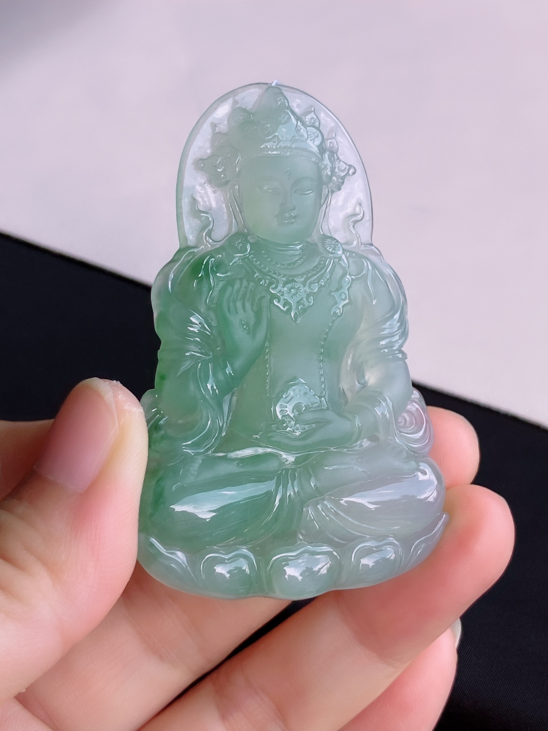 ️底色度母，晶莹剔透，面容慈祥，尺寸68.3/43.6/6.5/自然光实拍