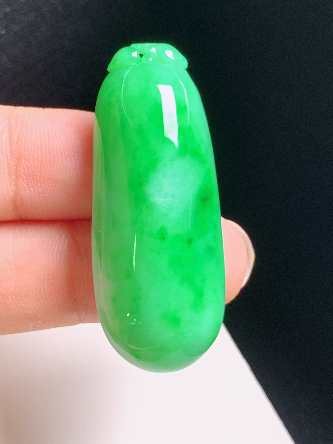 冰辣绿福瓜，翠色浓郁，饱满圆润，多福多寿