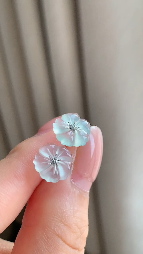 ️天然翡翠，冰透花朵18k金耳钉，尺寸9.8-2 aa815