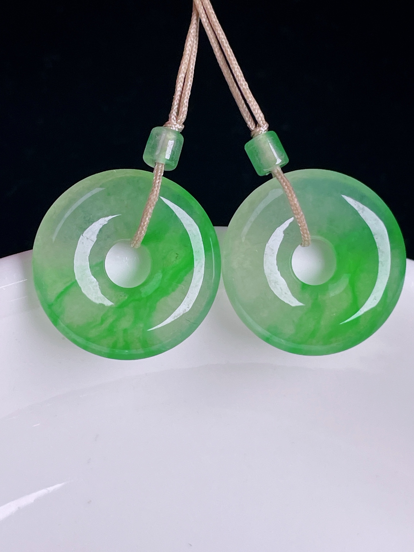 ️冰绿耳坠，老种起光，细底通透，尺寸：15.6/3mm0820