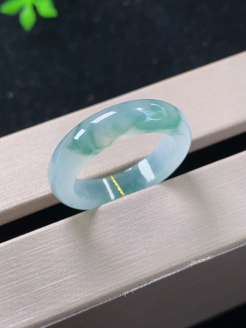 冰飘花戒指，无裂，内径尺寸18.8-5.7-3.6mm,20号手寸，820lssk