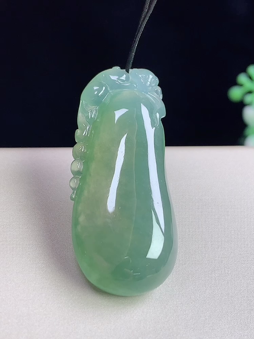 冰底色福瓜，无裂，尺寸37.8-16.2-7.3mm，D20hwa
