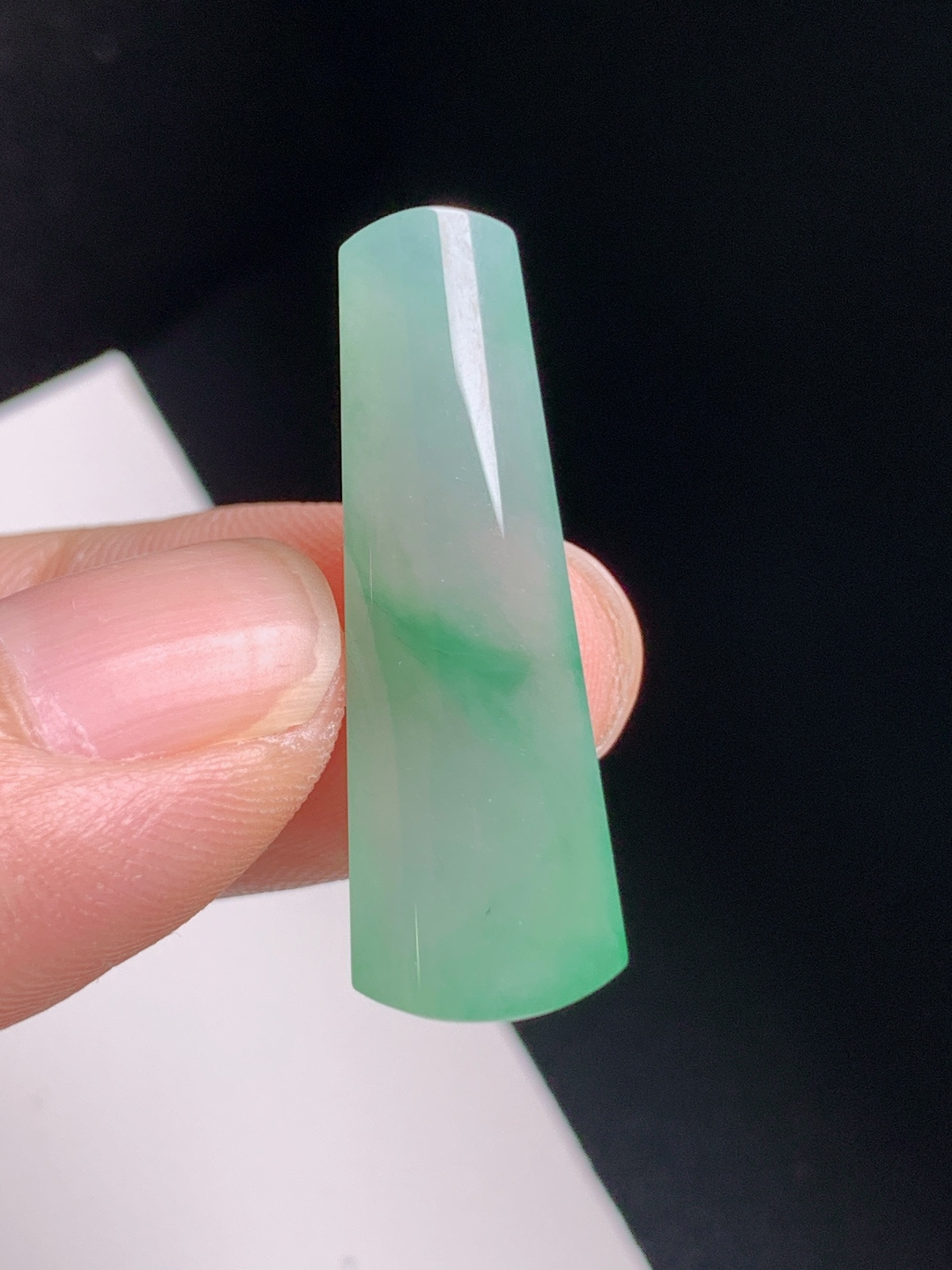 冰种绿方牌裸石，水润通透，飘色灵动，简约大气